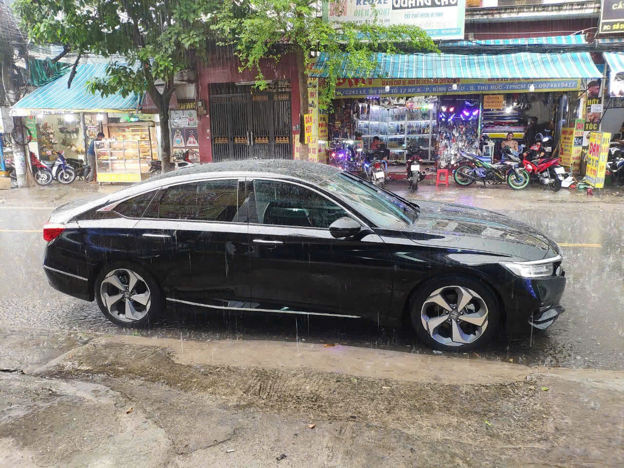 Honda Accord giảm giá 280 triệu++ – Cơ hội vàng sở hữu sedan hạng D sang trọng